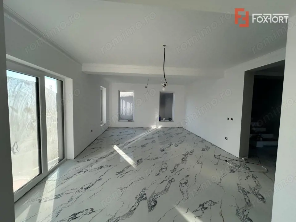 Casa Giarmata la gri cu toate utilitatile - ID V5615