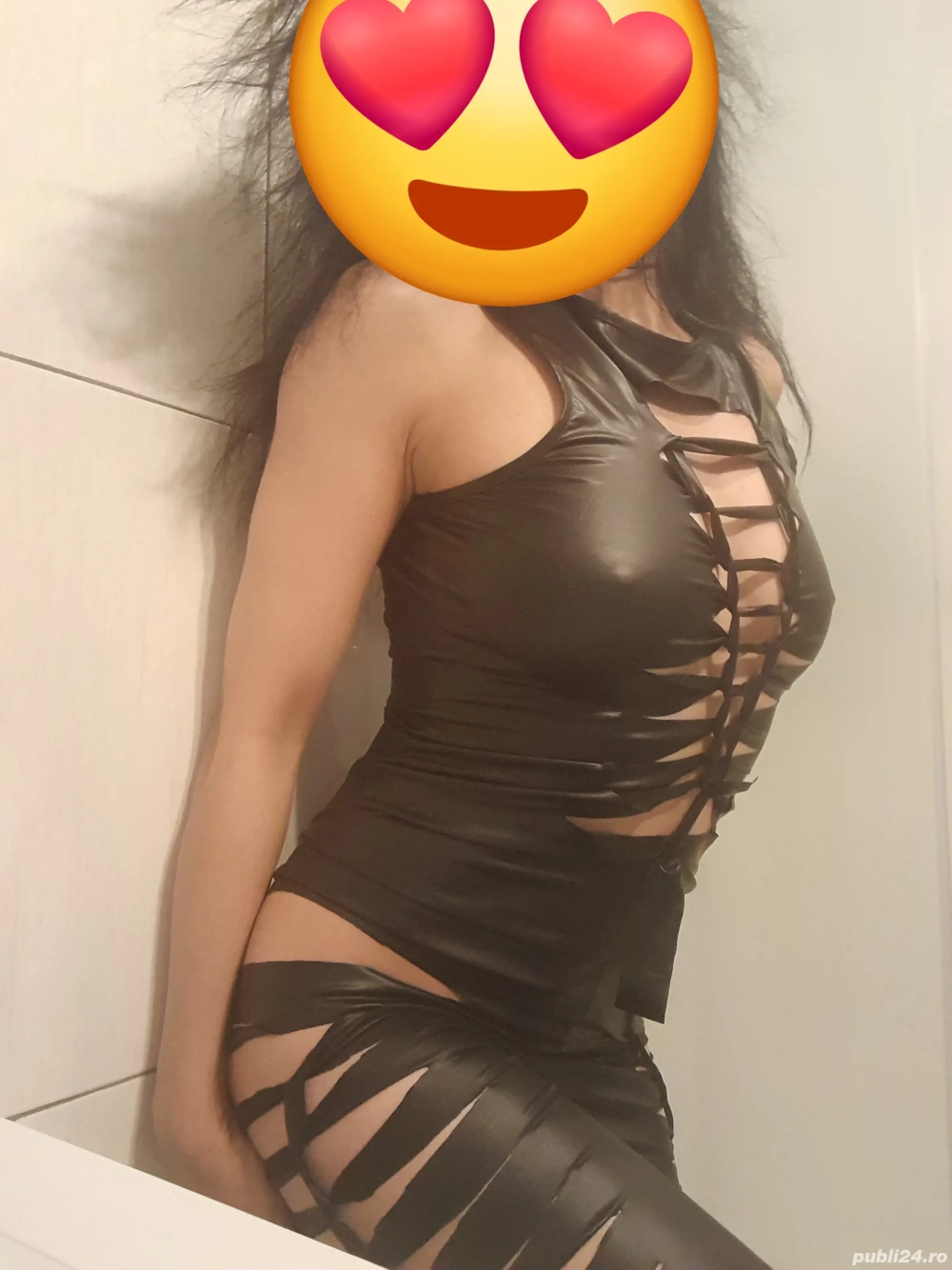 Bunaa, mă numesc Monica.