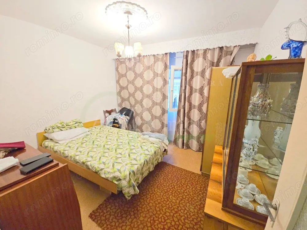 Apartament 3 decomandate, 2 bai, zona Republicii Bacau