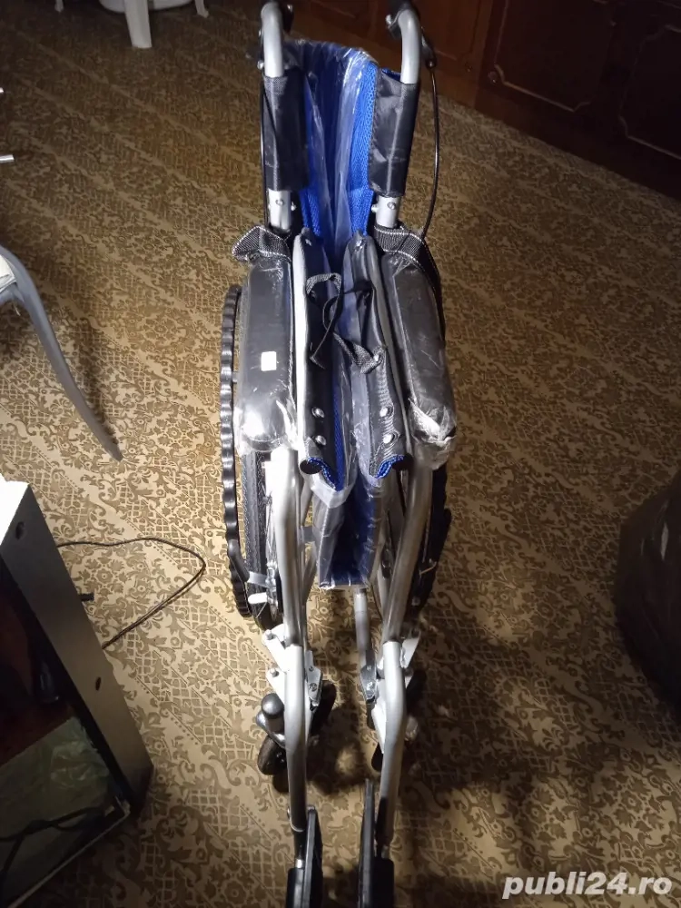 Vand scaun persoane cu dizabilitati