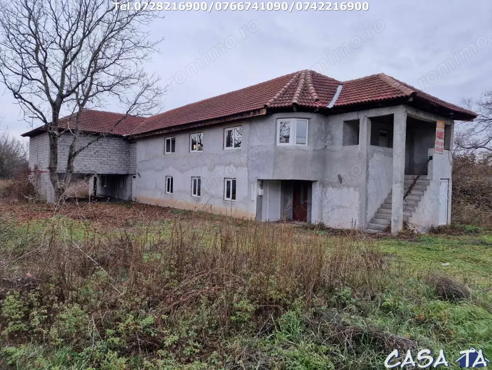 Cladire Multifunctionala, situata în Arcani, Sat.Arcani