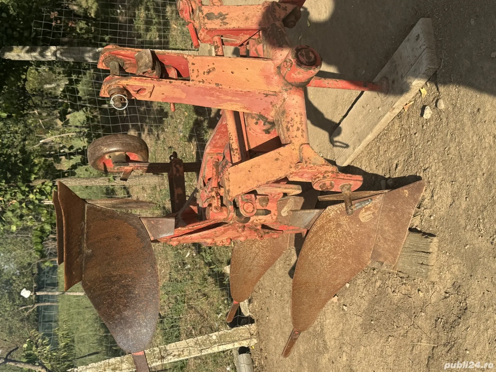 Plug reversibil 2 trupite 