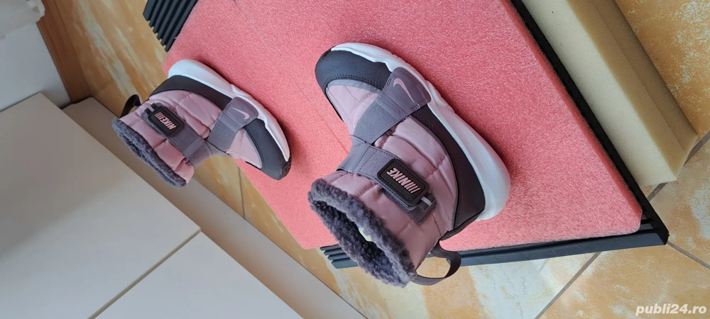 Bocanci unisex Nike 30.5-31