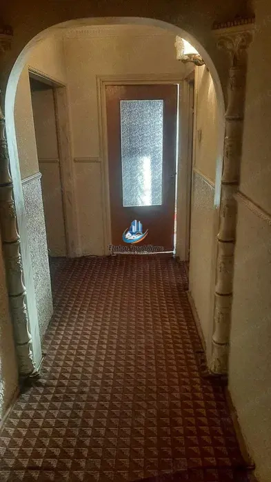 Apartament 4 camere, etaj 2, zona Spital, la A-uri, Piatra Neamt
