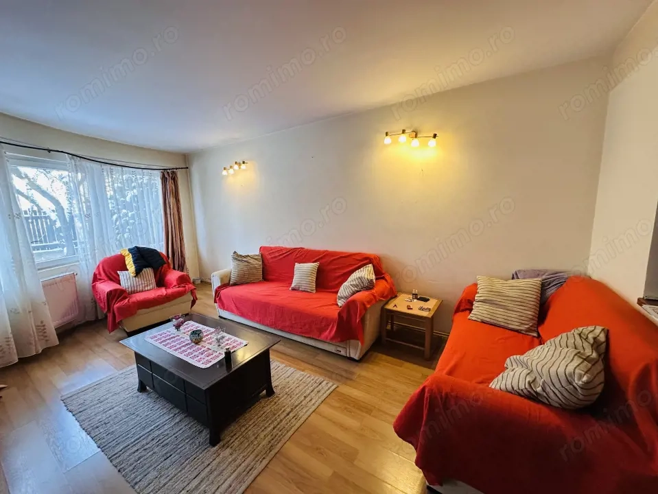 Duplex confortabil la Pădure-Rosu, 273 mp construiti, 199 mp teren, P+1+M, 5 cam