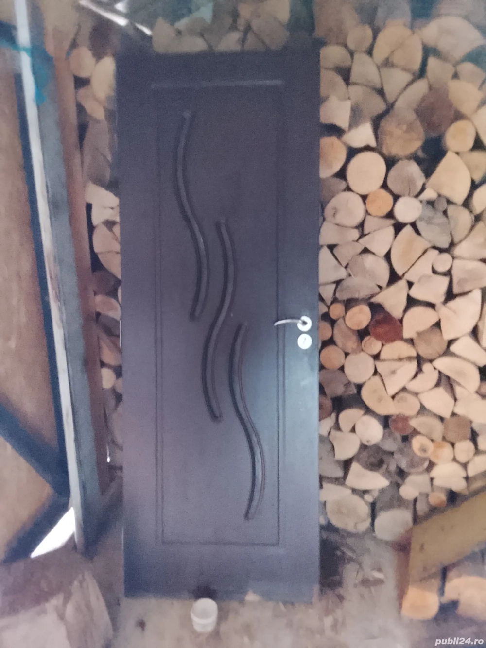 Foaie de ușă cu balamale și feronerie