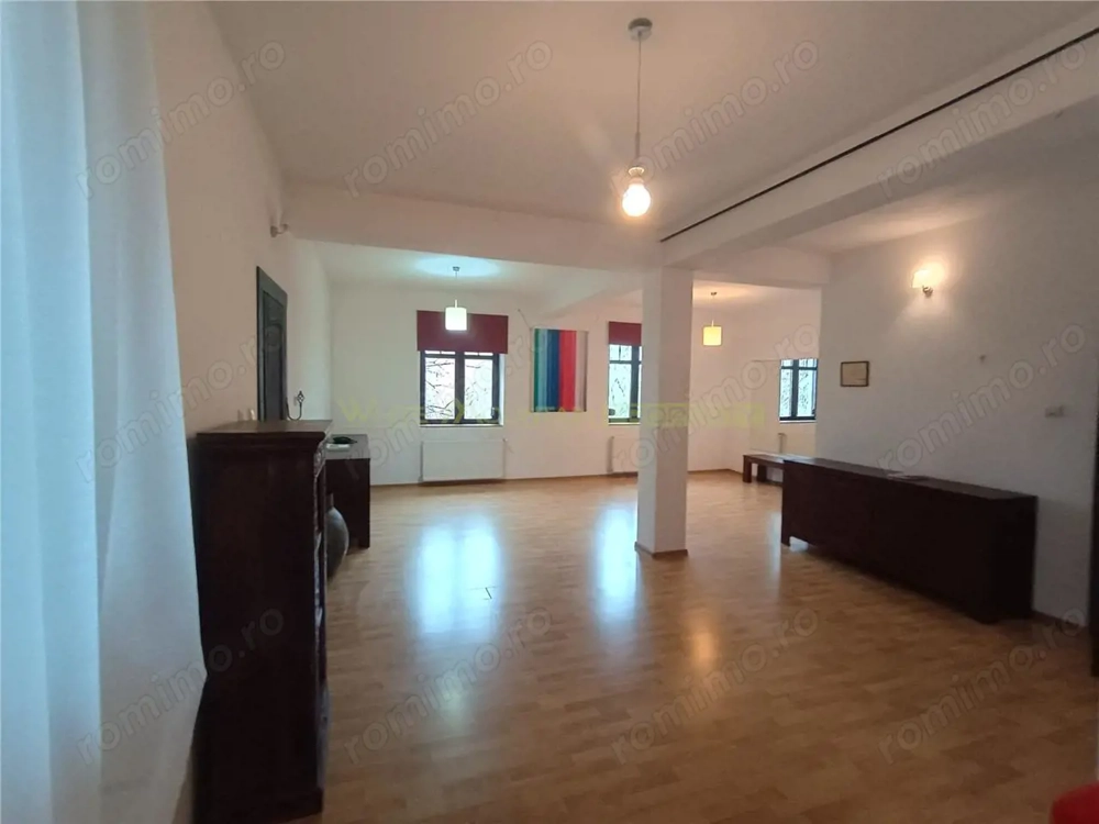 Popa Nan, vila  5 camere, 194 mp