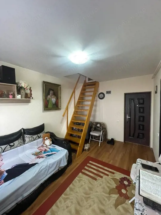 Garsoniera pe două nivele, 38 mp, zona Tepes