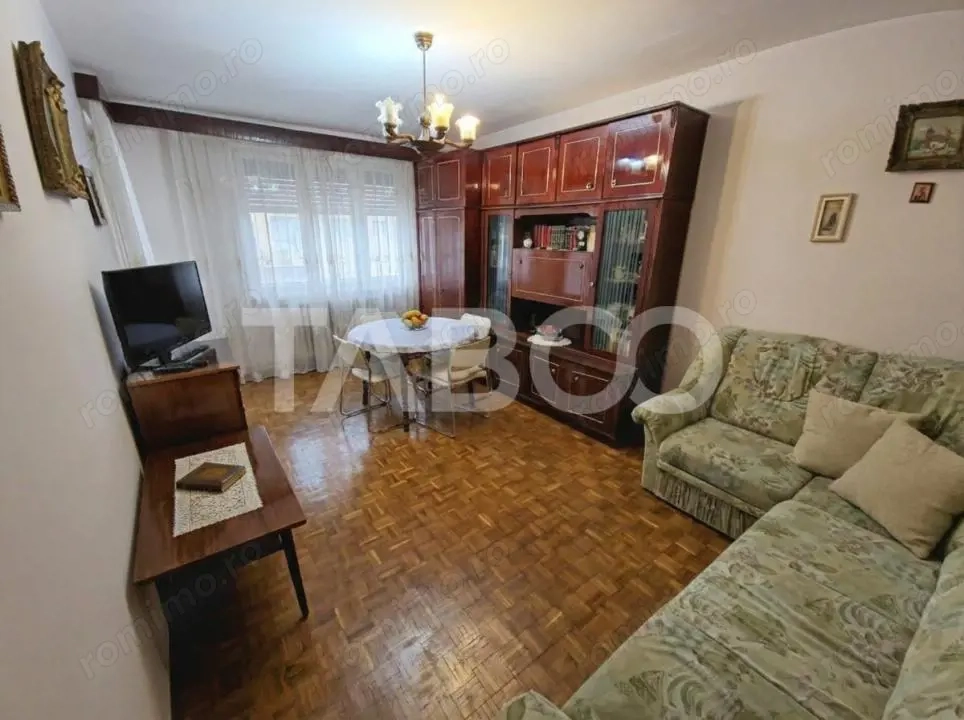 Apartament de vanzare mobilat utilat 60mp 3 camere zona Strand Sibiu