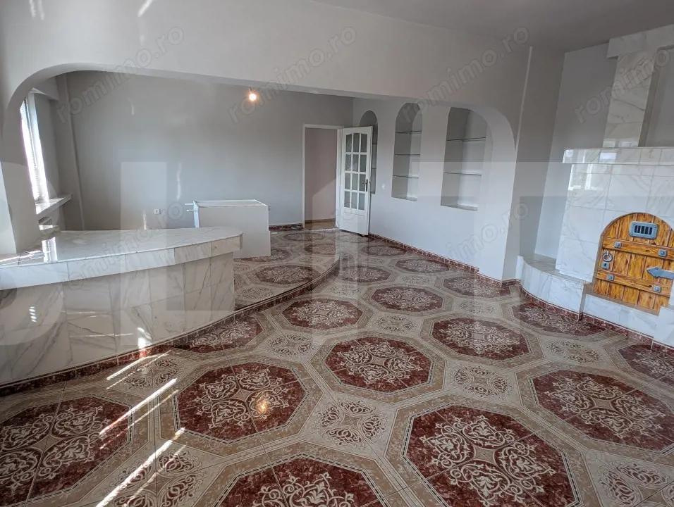Apartament cu 4 camere, 165 mp, zona Intim 
