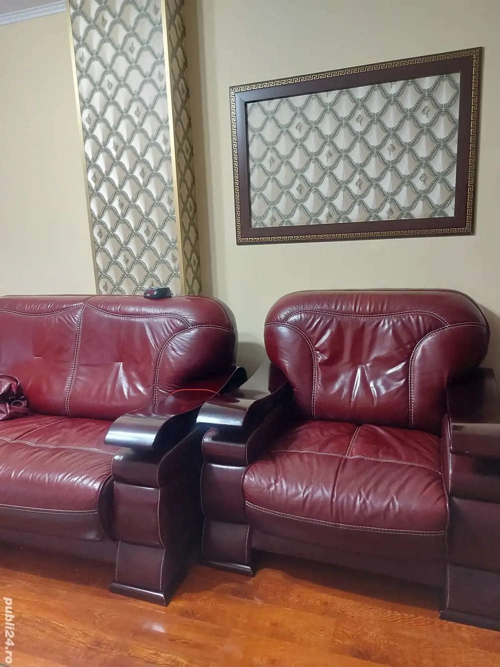 Vând set canapea și fotoliu piele 