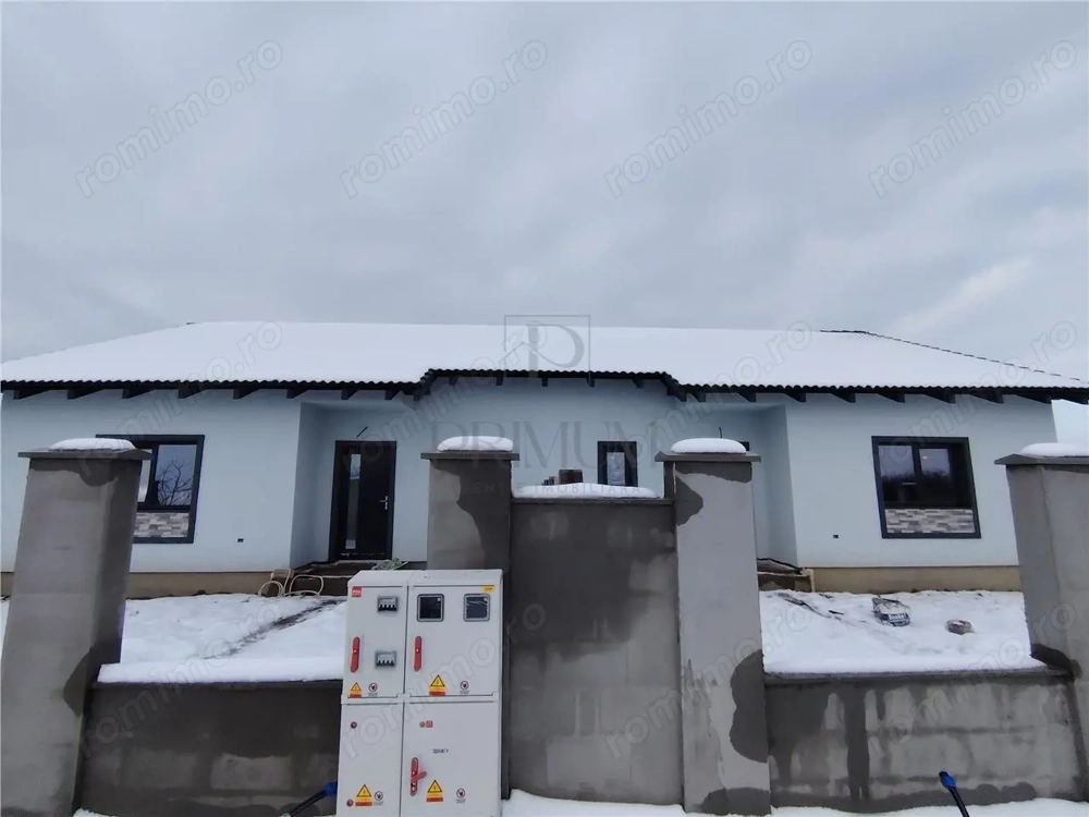 Duplex pe parter - Zona lini #537;tit #259;  - Pod mansardabil