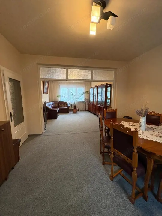 Casă spațioasă 280 mp utili, zonă centrală – lângă Piața Izvoarelor | Garaj