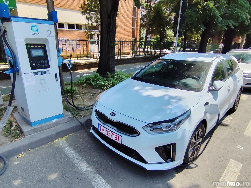 Vând Kia Ceed SW Plug-in Hibrid, 1.6 GDi, 4 cilindri,141 CP,  an 2020, euro 6