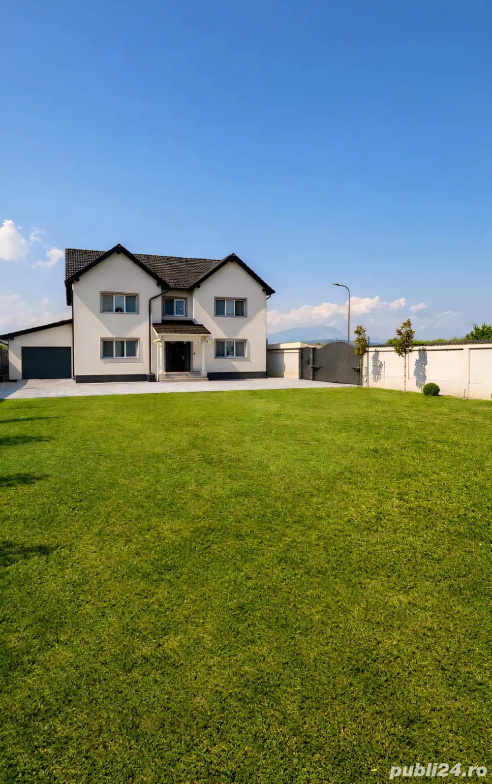 Casă modernă, 5 camere, Cristian, jud. Brașov, curte mare