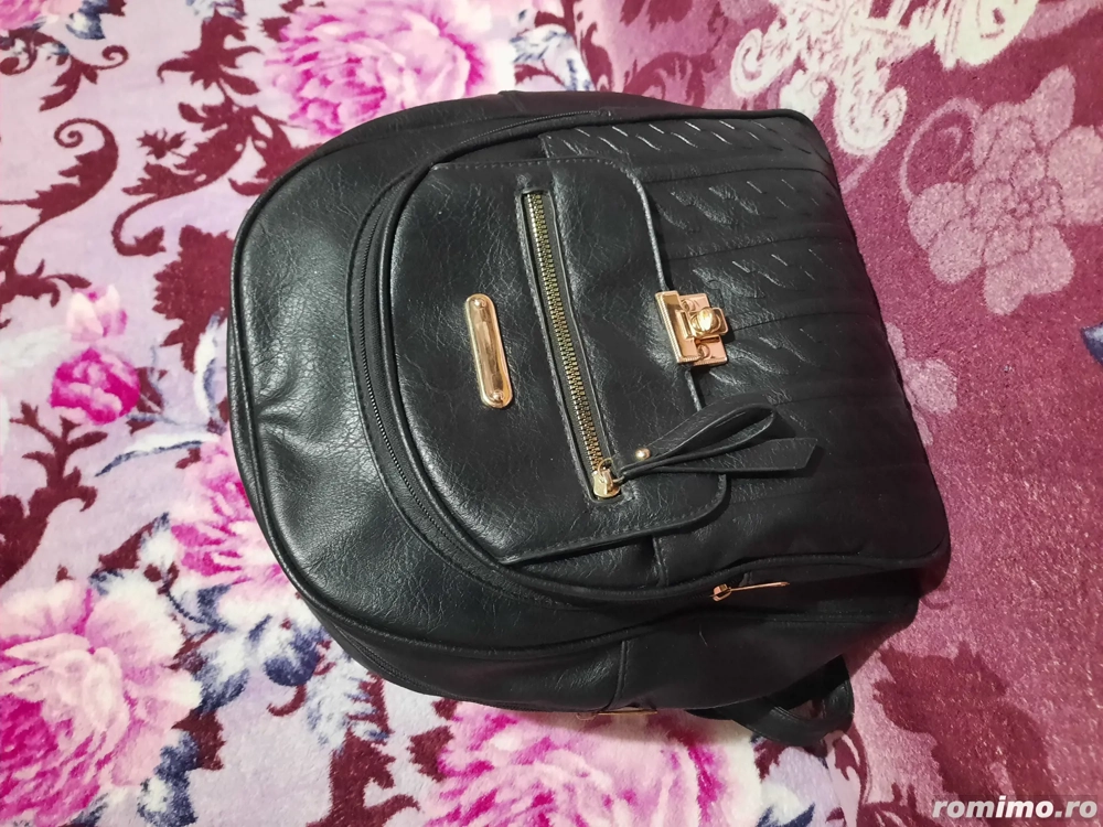 Ghiozdan transport gratuit 