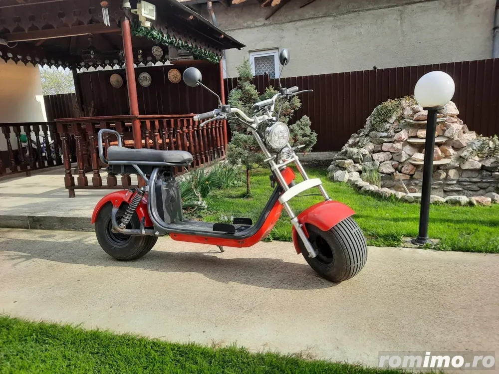 Scooter Electric Rosu