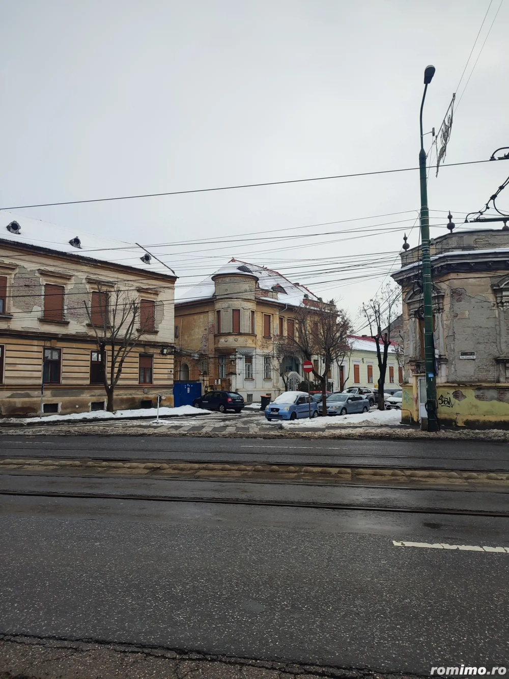 Două spații SAD ultracentrale
