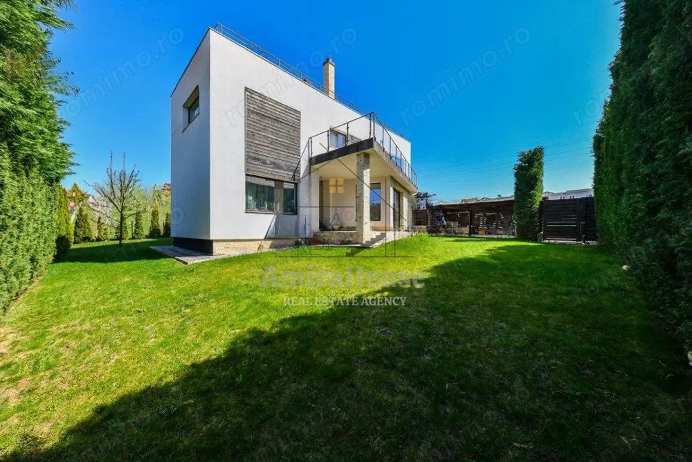 Casa individuala, 5 camere, garaj, teren 648 mp, panorama, cartierul Europa