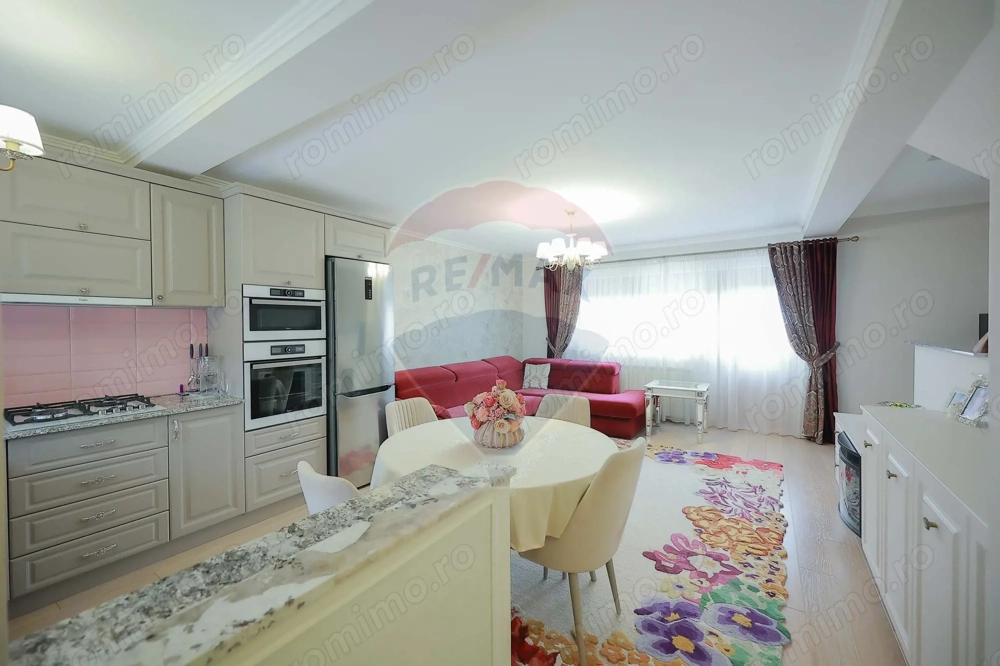 Casă de vânzare cu 4 camere în cartierul Beverly Hills, Sânmartin