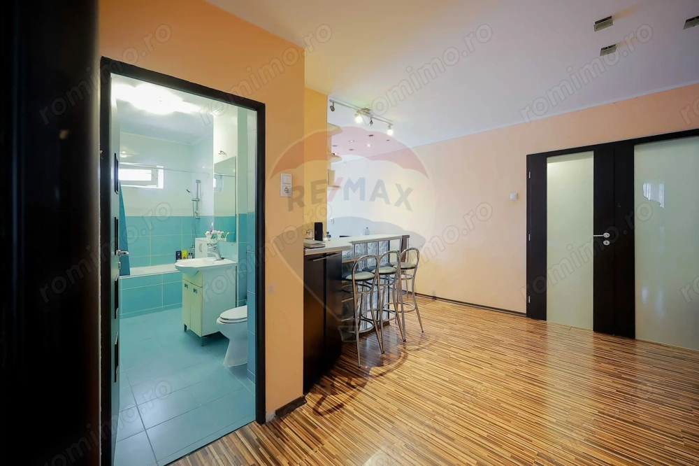 De vânzare apartament  cu 3 camere în zona Nufărul
