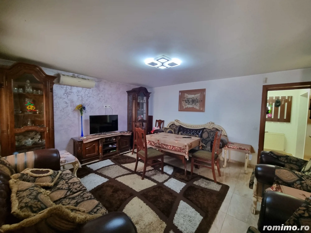 Vila de inchiriat 5 camere Sisesti - Vatra Noua