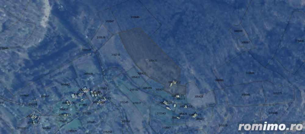 Proprietate in intravilan la deal   11.700 mp, casă din piatră, zonă pitorească   Tisa, Arad