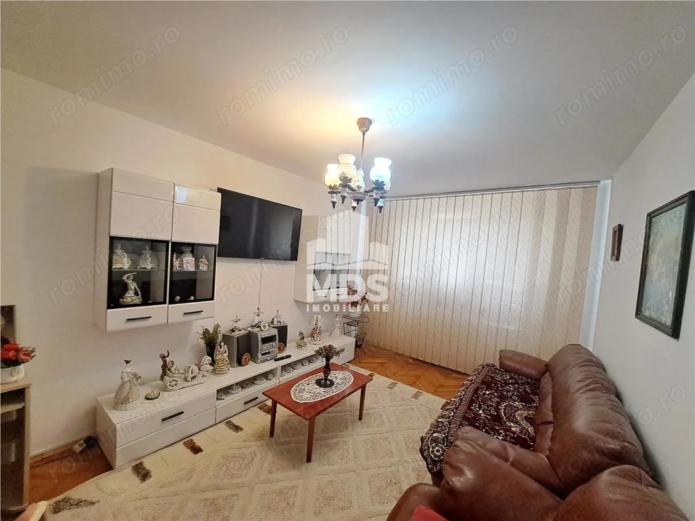 3 CAMERE, DECOMANDAT, ETAJ 2, CENTRALA TERMICA, GIROCULUI!