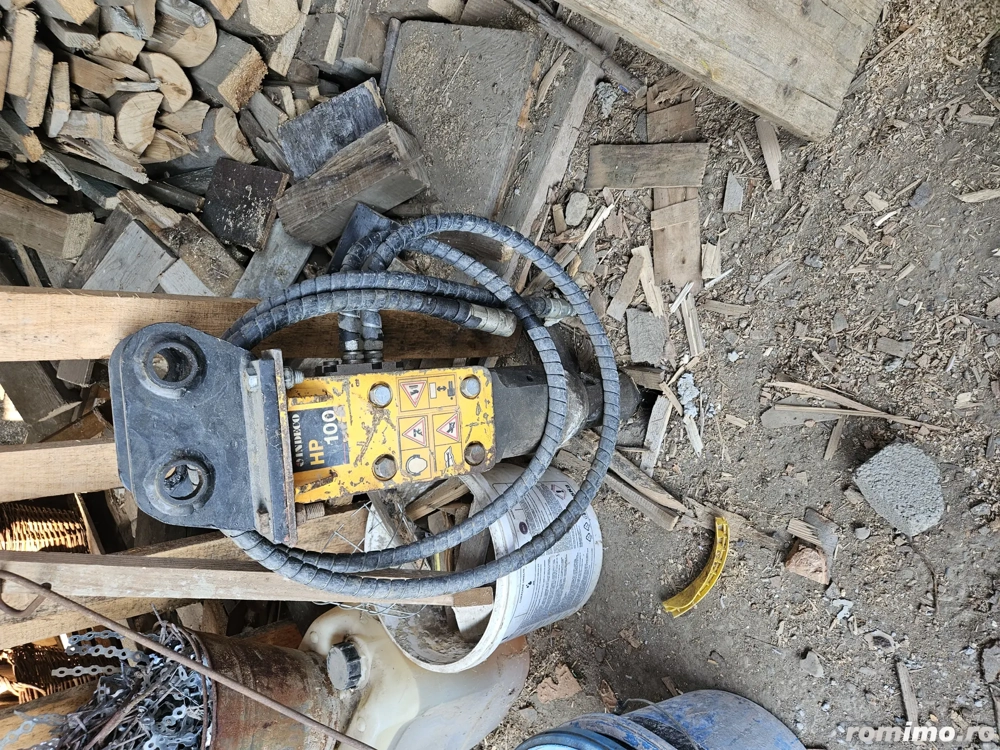 Vând  isuzu npr și jcb1cx 