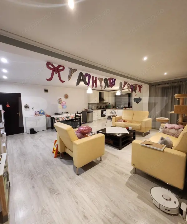 Apartament 3 camere, 2 bai, 2 parcari, 92 mp, zona Florilor