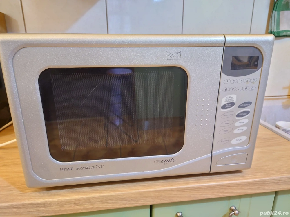 Cuptor cu microunde 