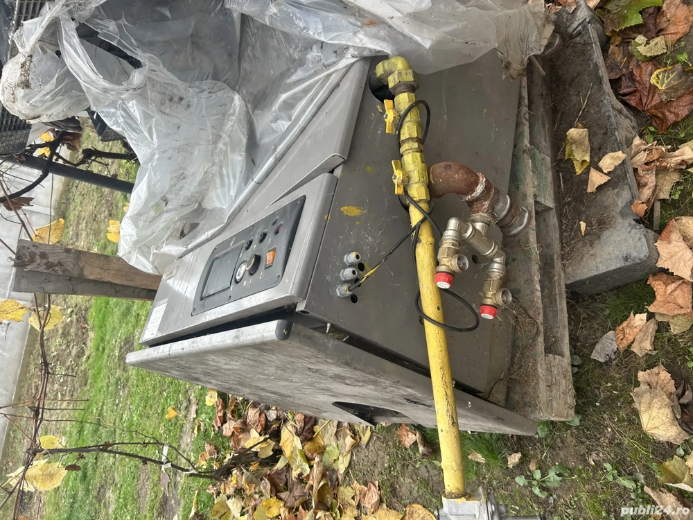 Centrală termică pe gaz uzată, în stare de funcționare