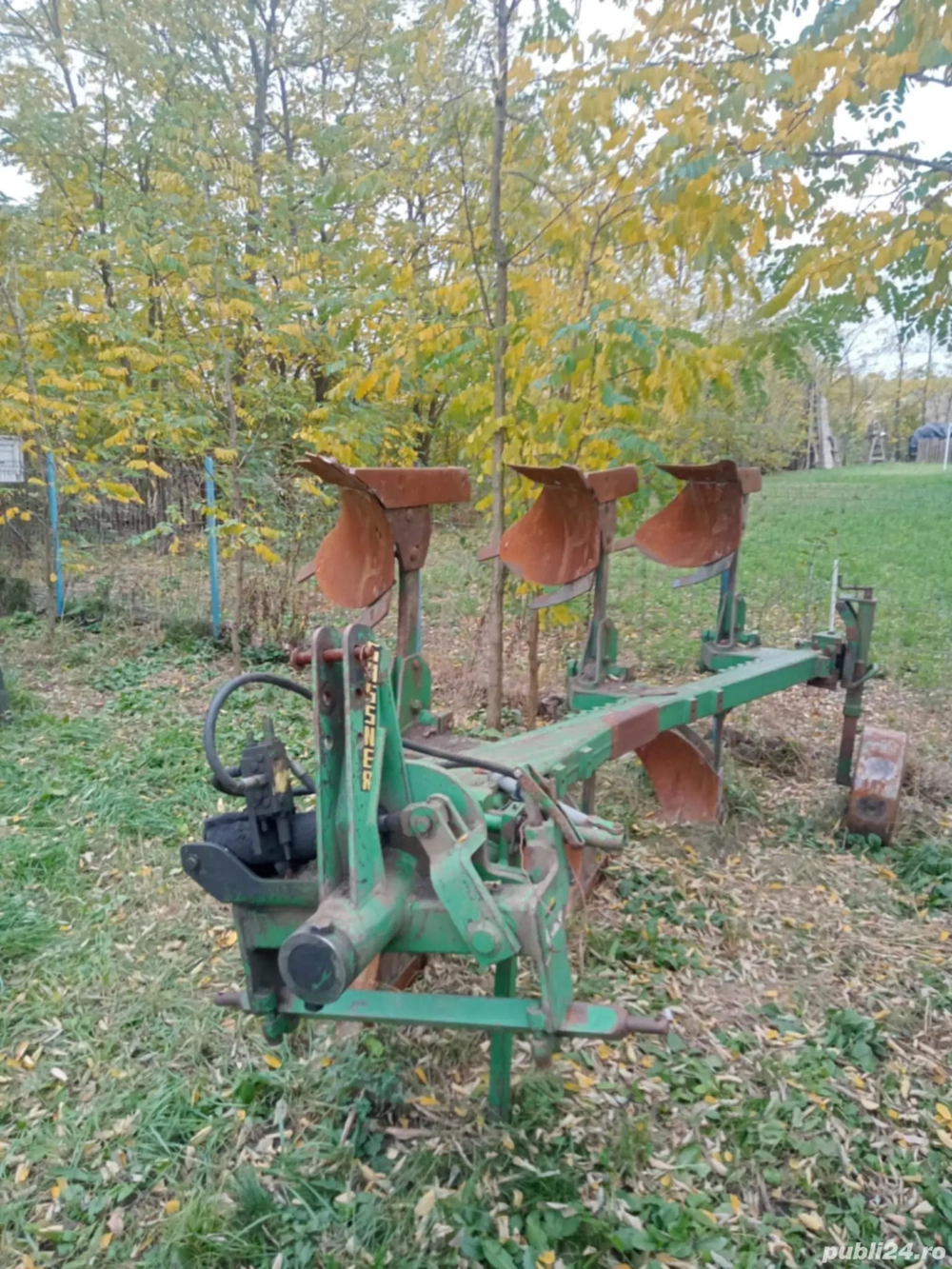 Vînd plug reversibil 