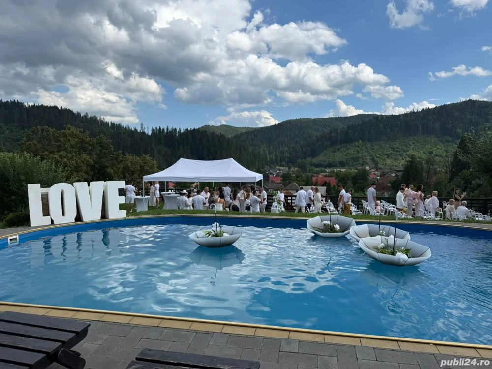 Închiriez cabană cu ciubăr 