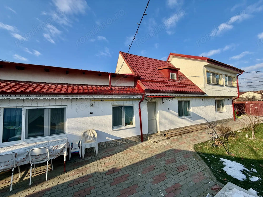 Casă / Vilă cu 4 camere de vânzare în zona Central