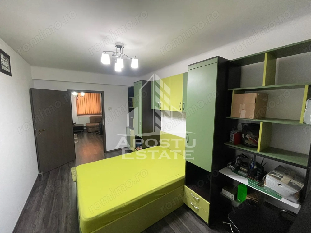Apartament 2 camere semidecomandat, etajul 2, zona Dambovita