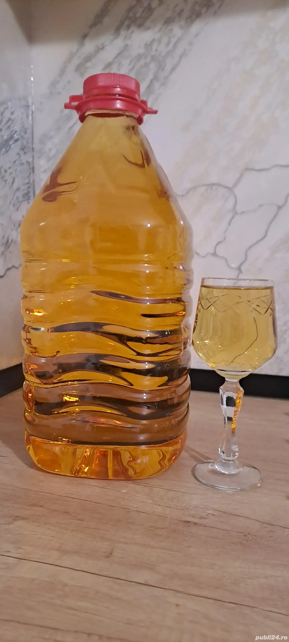 Vin alb demisec 