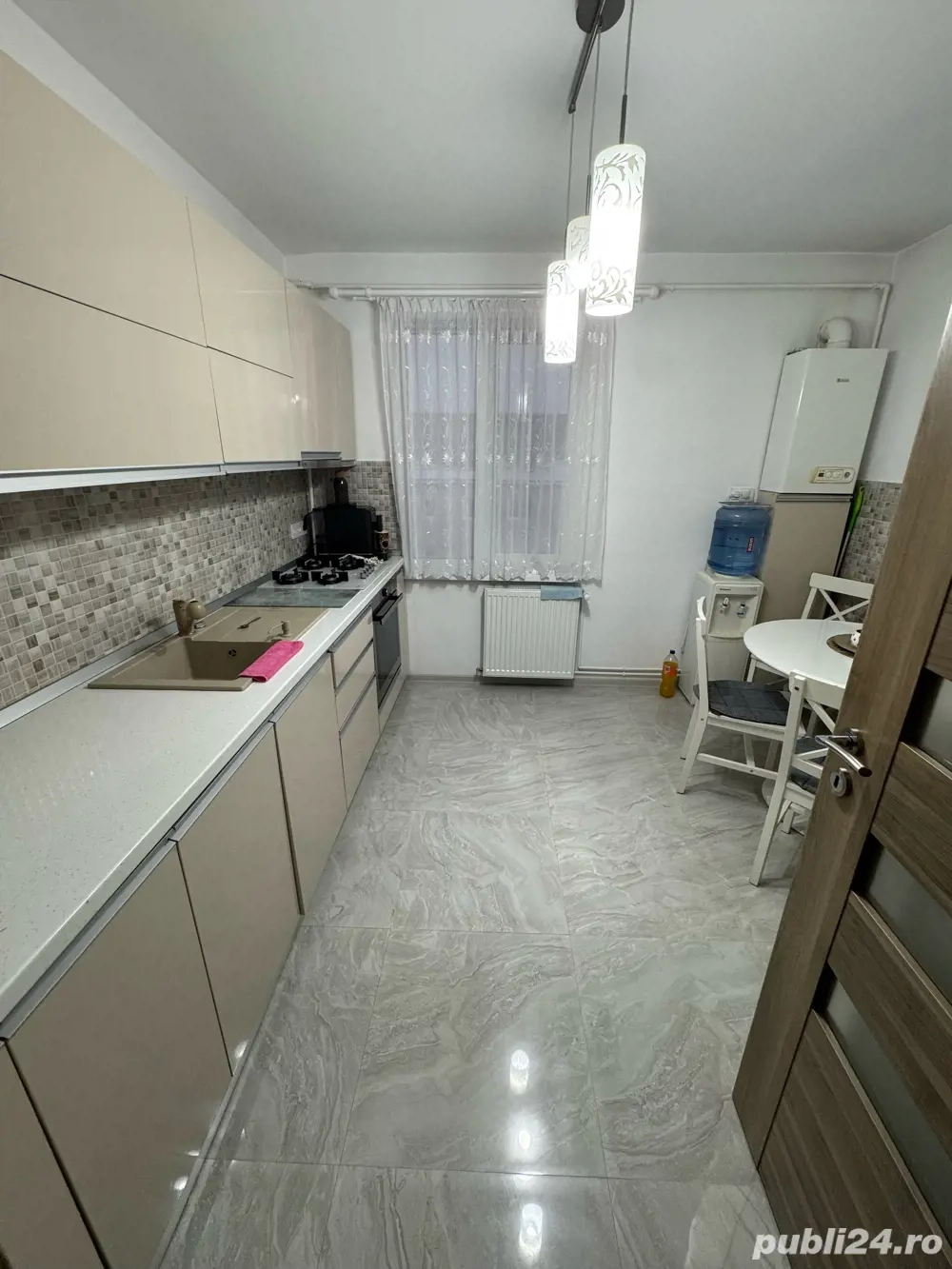 Vand apartament 3 camere plus garaj gura campului decomandate