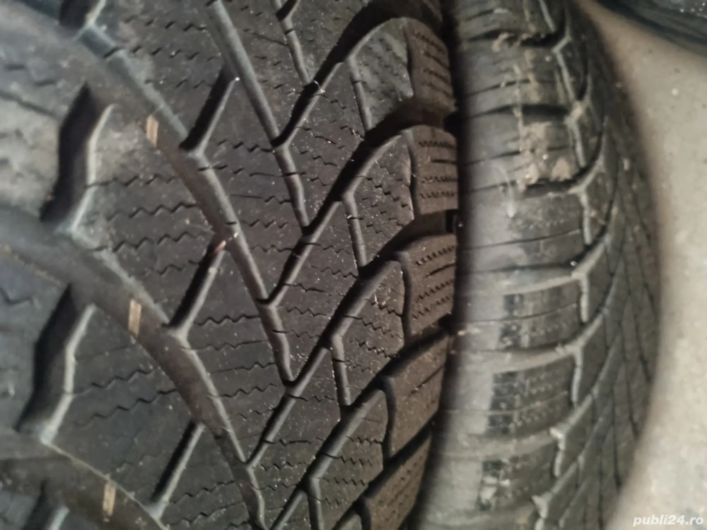 2 cauciucuri de iarna 215 70 16 l