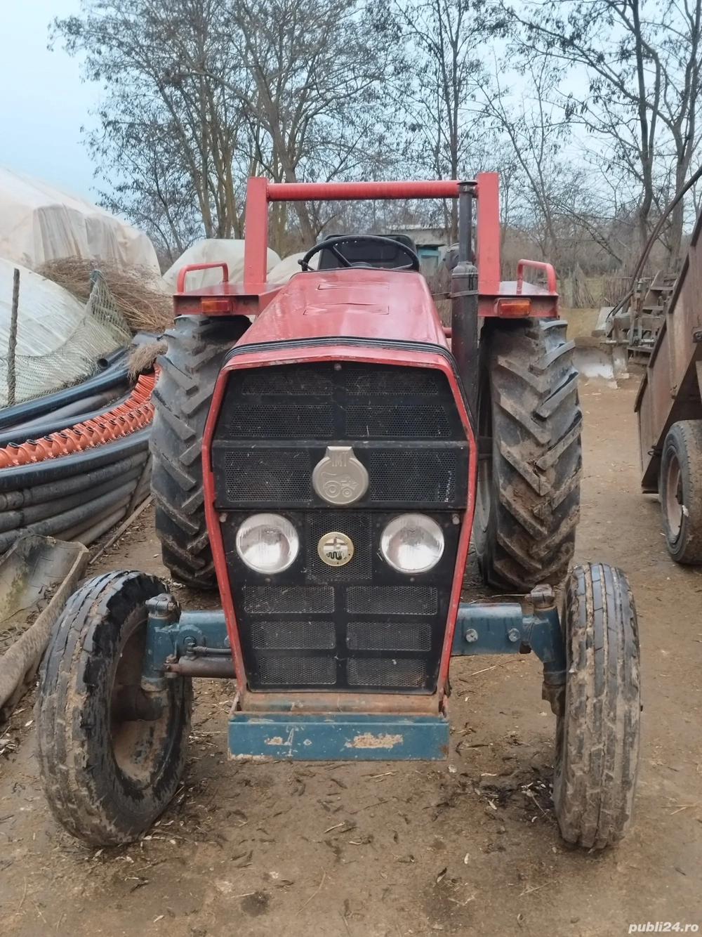 Vând tractor 