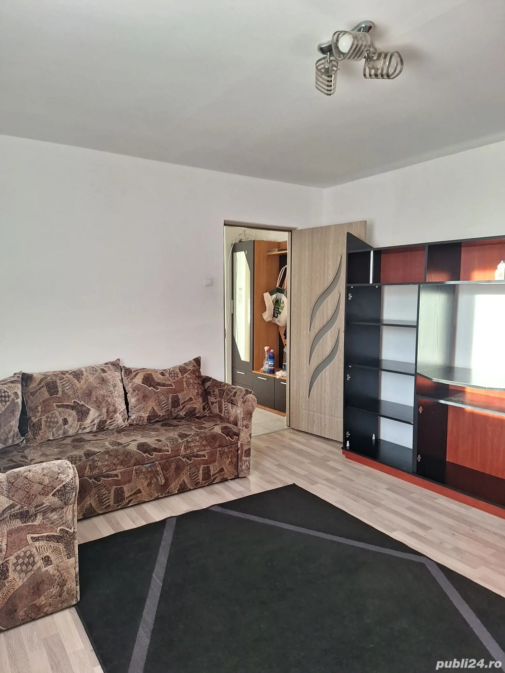 Privat, vând apartam 2 cam, 65000 euro, Hipodrom, zona Cedonia