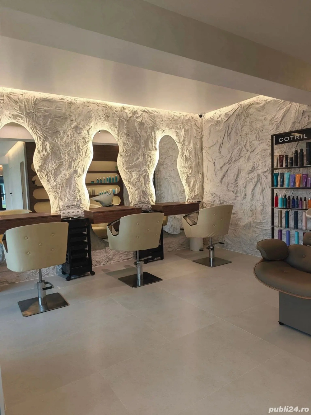 Închiriez scaun coafor (tuns-coafat femei)   salon nou Bartolomeu