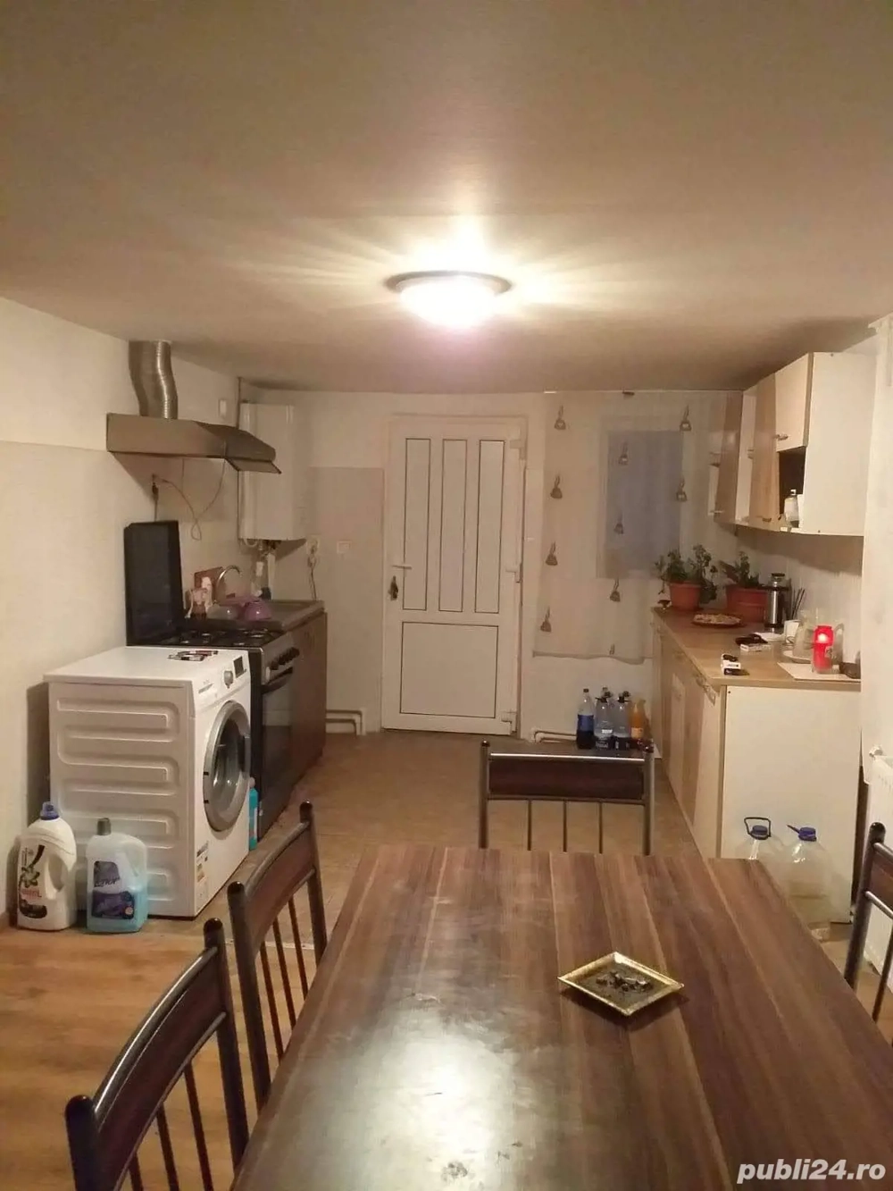 Se ofer  spre vânzare casă individuală complet renovată, situată în localitatea Rudna