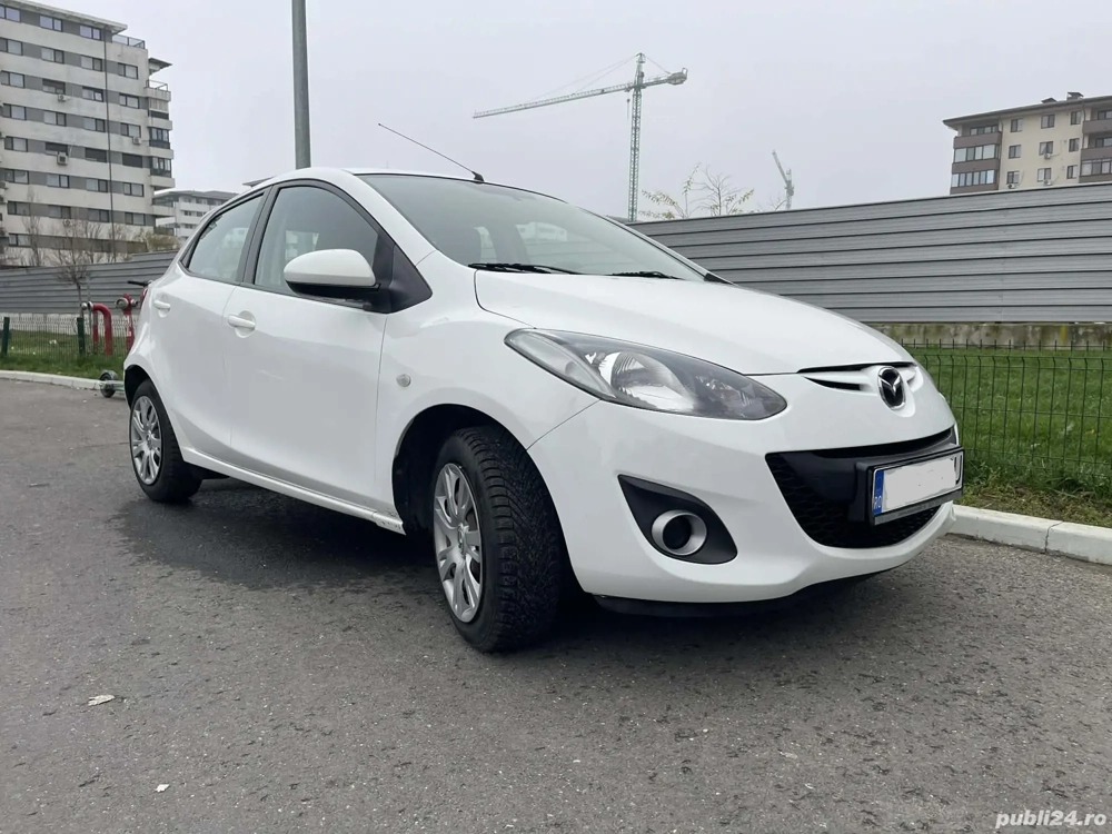 Nu mai căuta, ai găsit ceea ce ai nevoie! O Mazda 2 aproape perfectă.