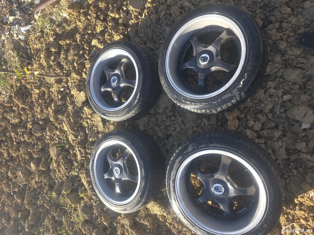 Vand genti de golf 4 pe 17 in 2 latimi fata 8,5j spate 9,5j prindere 5×100 400e 0756485767!!