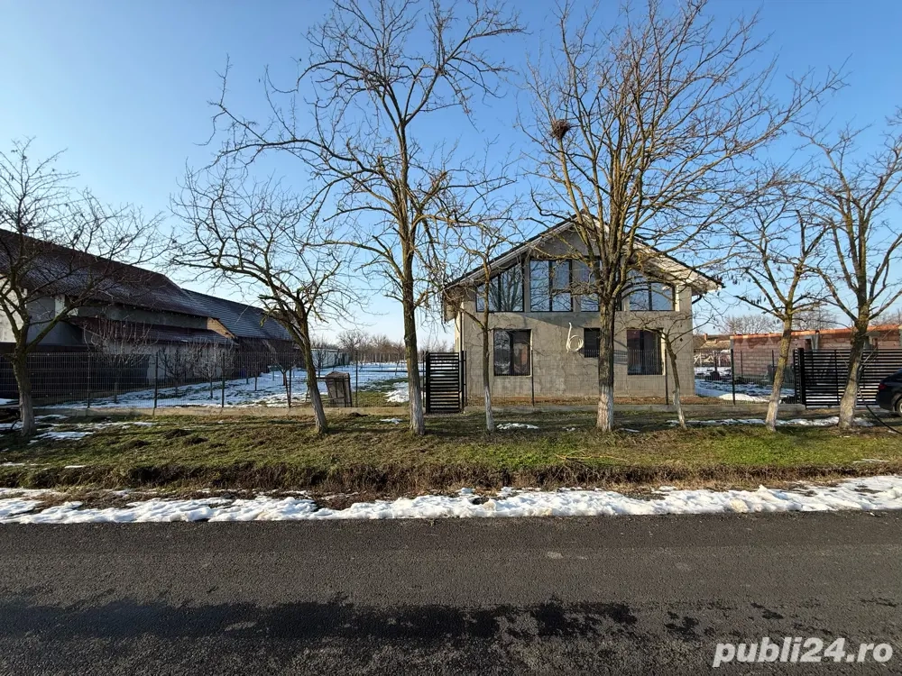 Casa spatioasa si luminoasa, proprietar