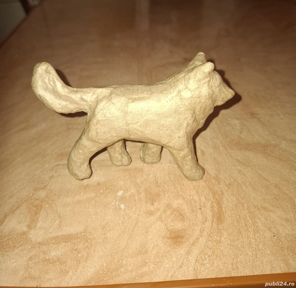  Câine de carton