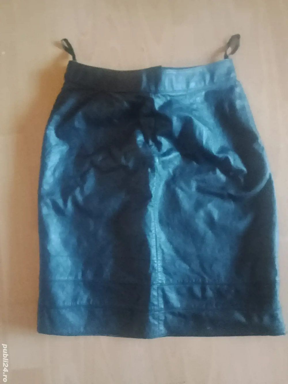 Fustă mini din piele 