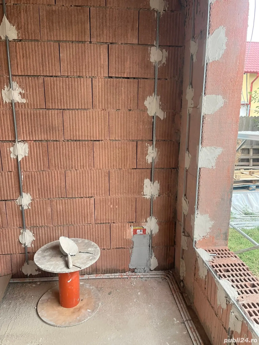 Lucrări interioare exterioare