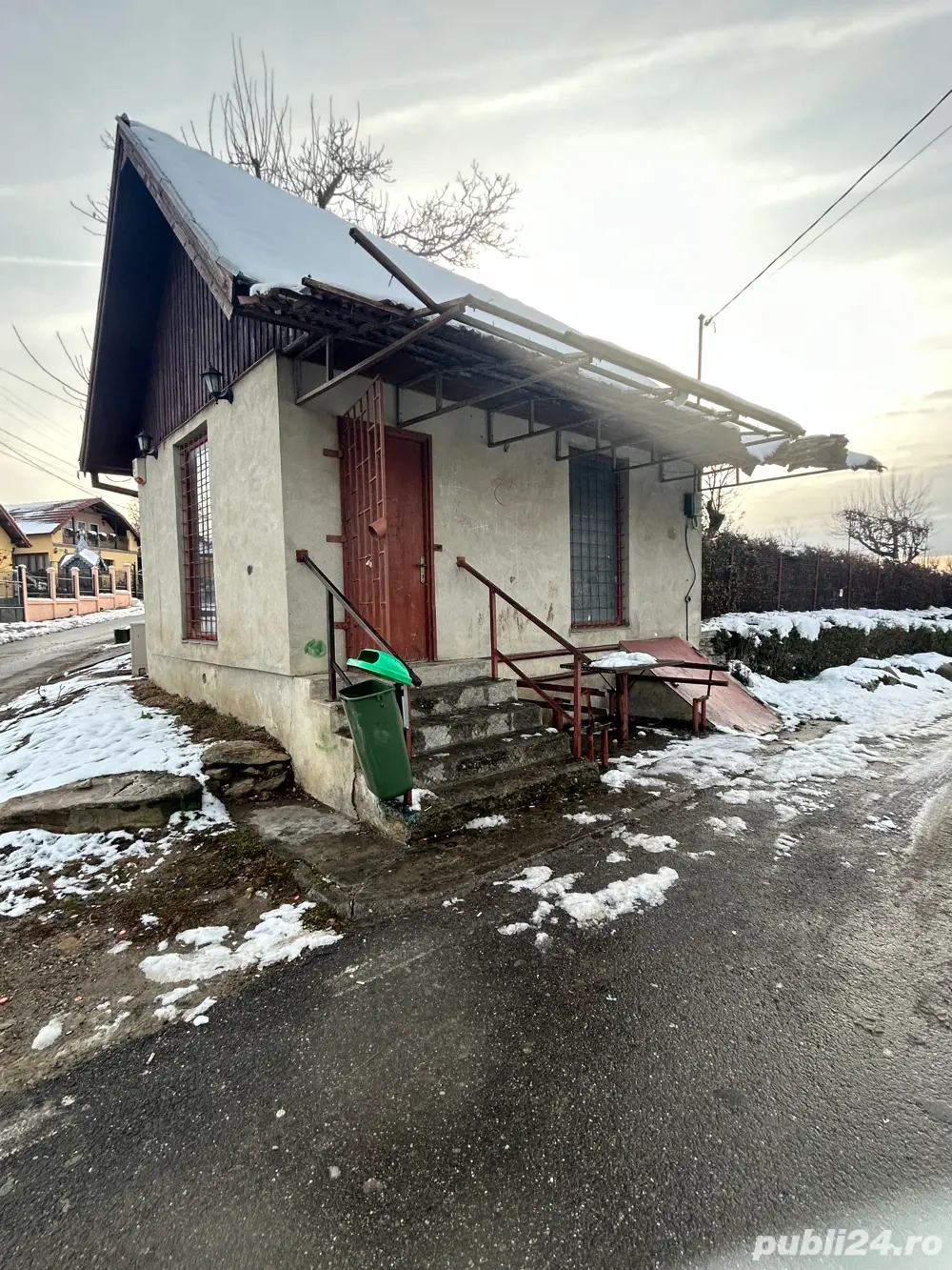 Inchiriez spatiu comercial 